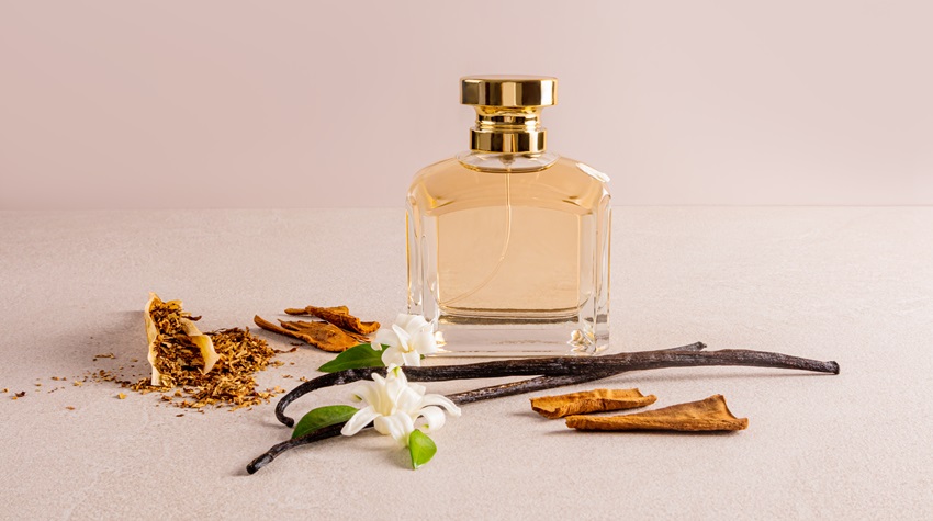 HOW TO CHOOSE A LONG-LASTING PERFUME