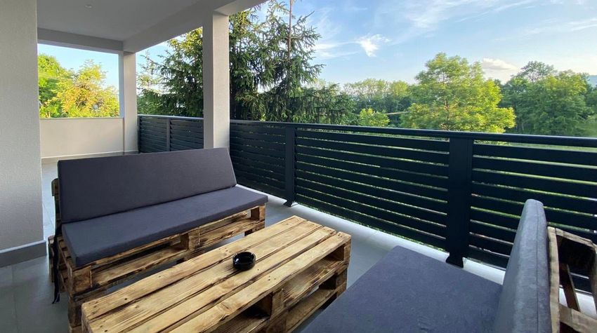 FOTO ŠETNJA KROZ NOVOOTVORENI MOTEL U SRCU JANJA