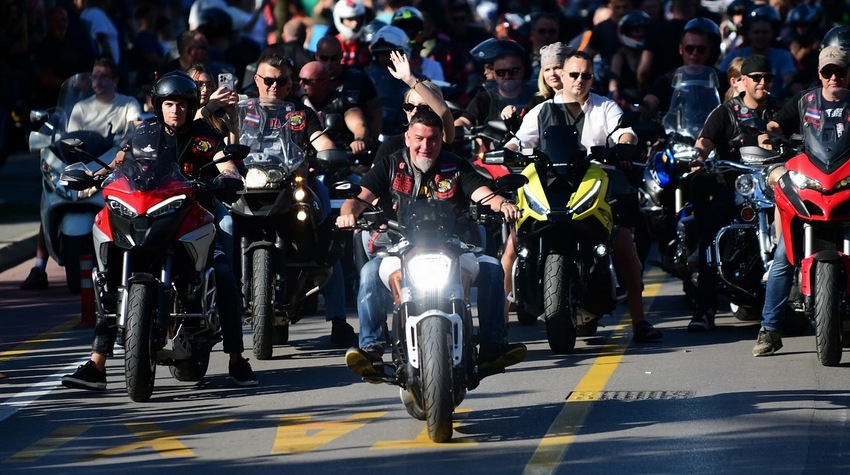 FOTO I VIDEO ŠETNJA KROZ BANJALUČKI „MOTO FEST“