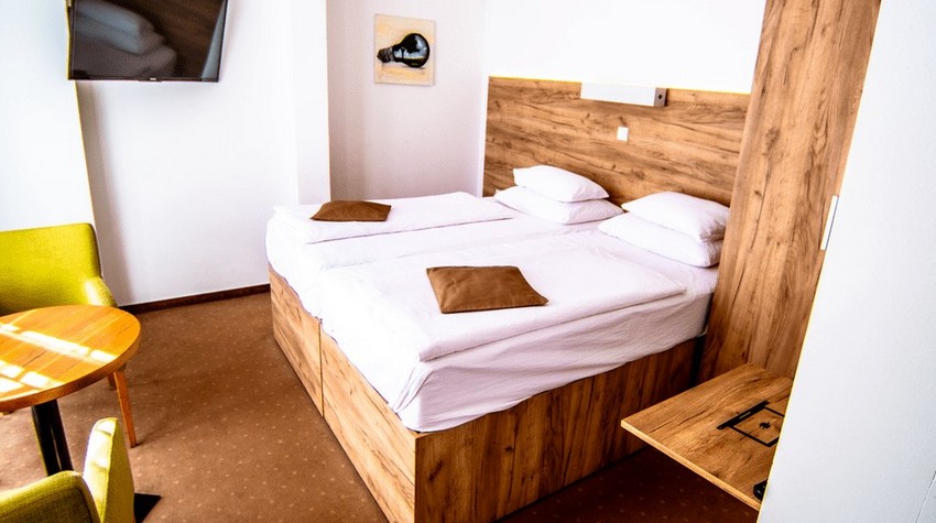 HOTEL "TESLA" - URBANA PRIČA U SRCU BANJALUKE