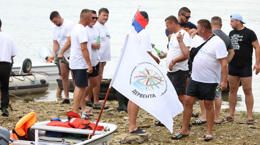 FOTO ŠETNJA PRVOM DERVENTSKOM REGATOM
