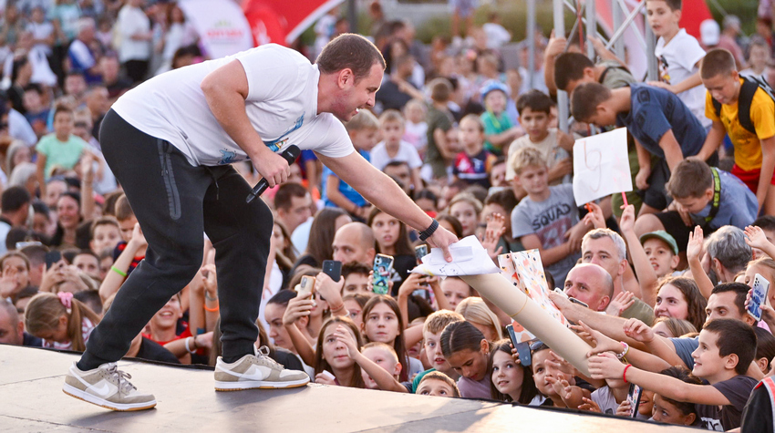 SJAJNA ATMOSFERA OBILJEŽILA POČETAK ŠKOLSKE GODINE U BANJALUCI
