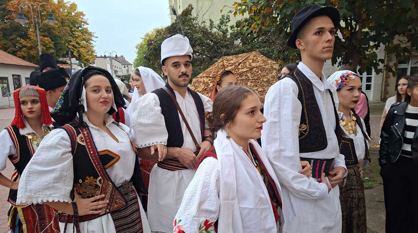 CELEBRATION OF KUD "ŠAMAC" ANNIVERSARY BEGINS WITH A PARADE OF TRADITIONAL SERBIAN COSTUMES
