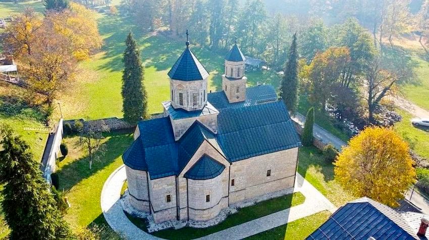 MANASTIR MOŠTANICA SNIMLJEN IZ NEŠTO DRUGAČIJE PERSPEKTIVE