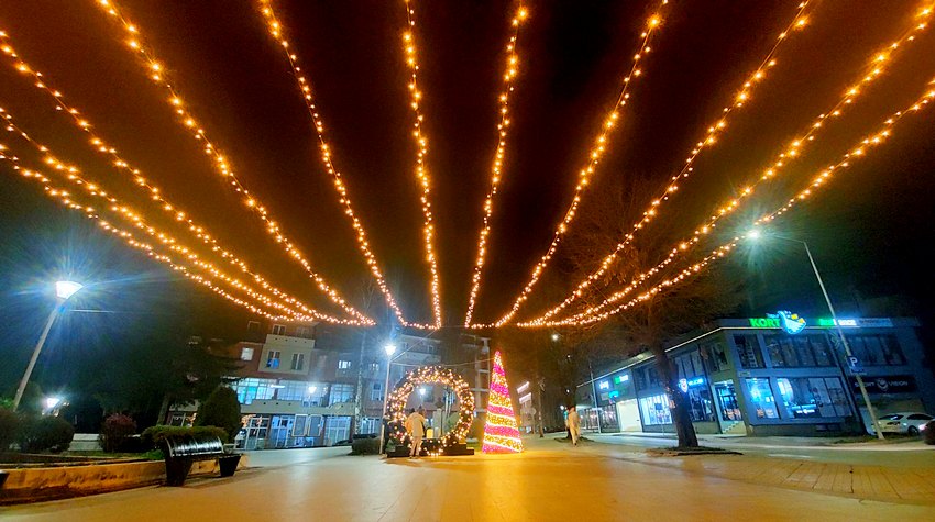 FOČANSKI TRG U PRAZNIČNOM RUHU