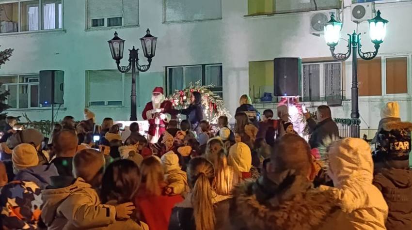 GATAČKI TRG ISPUNILI OSMIJESI MALIŠANA