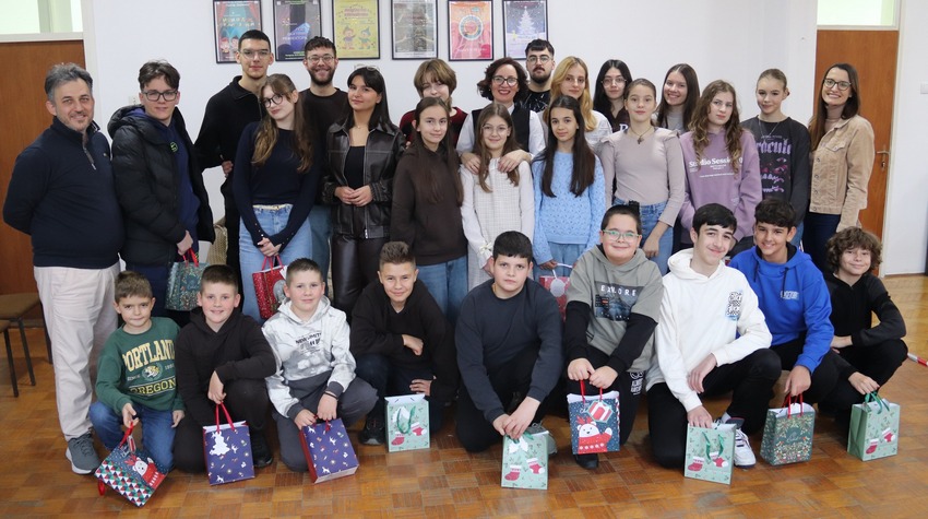 ZA POLA GODINE SEDAM PREMIJERA "TEATRA DERVENTA"