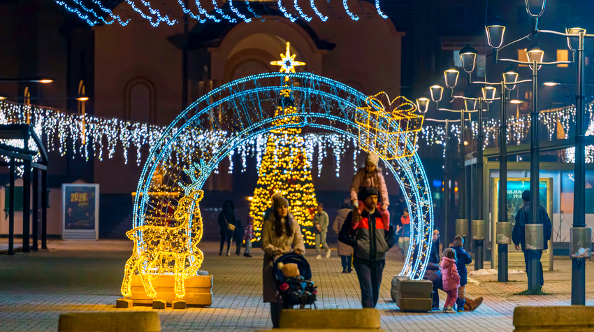 PALE U PRAZNIČNOM SJAJU