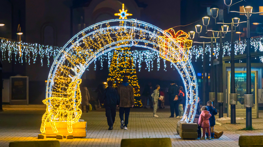 PALE U PRAZNIČNOM SJAJU
