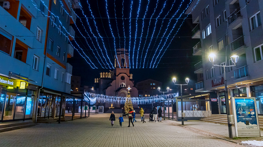 PALE U PRAZNIČNOM SJAJU