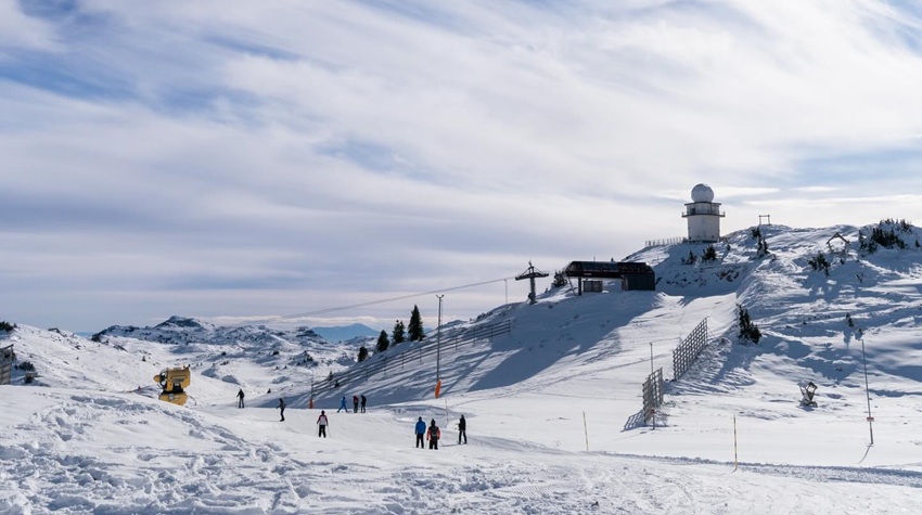 ZIMSKA SEZONA NA JAHORINI POČELA UZ HILJADE SKIJAŠA, KONCERTE I NOĆNO SKIJANJE
