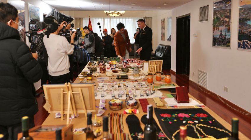 DOMAĆA TRADICIJA PREDSTAVLJENA U KINI