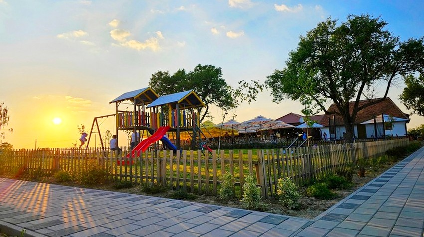 NAPUSTILI BEČ DA ŽIVI SNOVE POD MAJEVICOM