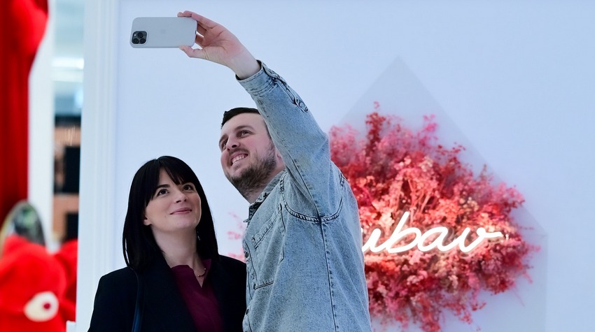 ZA MJESEC LJUBAVI: NOVI KUTAK ZA FOTOGRAFISANJE U BANJALUCI