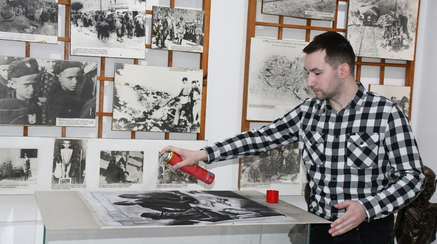 ALEKSANDAR KROZ UGALJ I AKRIL OŽIVLJAVA ZABORAVLJENU GRADIŠKU