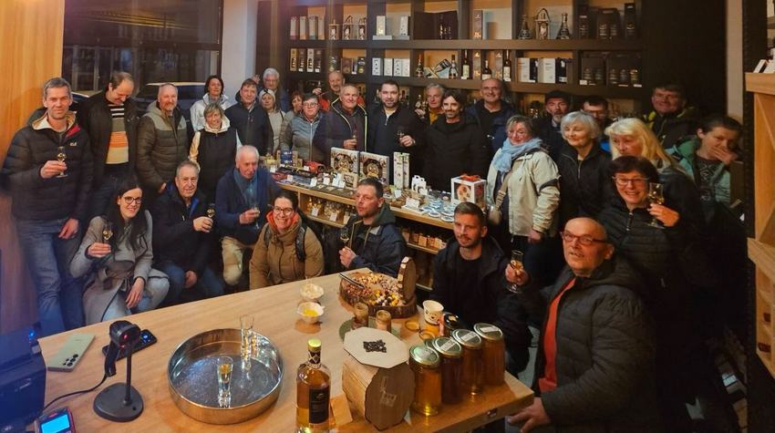 SLOVENIAN BEEKEEPERS EXPERIENCE THE AUTHENTIC SPIRIT OF KRAJINA