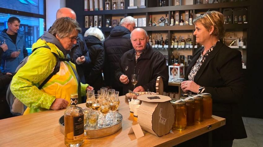 SLOVENIAN BEEKEEPERS EXPERIENCE THE AUTHENTIC SPIRIT OF KRAJINA