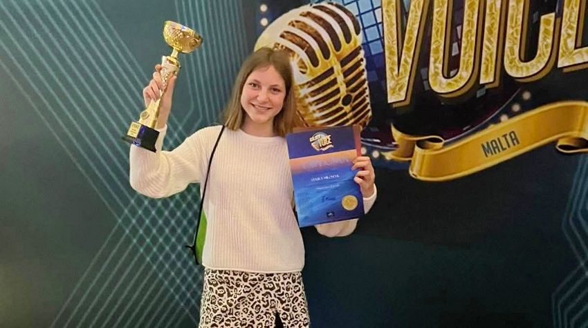 MALA BROĐANKA GLASOM ODUŠEVILA SVIJET