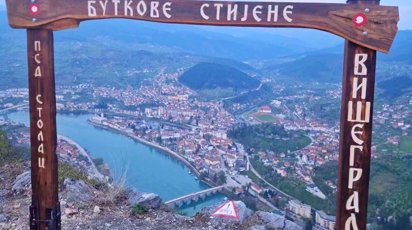 UREĐEN NOVI VIDIKOVAC SA IMPRESIVNIM POGLEDOM NA VIŠEGRAD