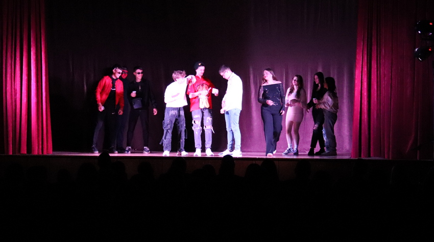 OTVOREN 1. FESTIVAL SREDNJOŠKOLSKOG TEATRA U DERVENTI