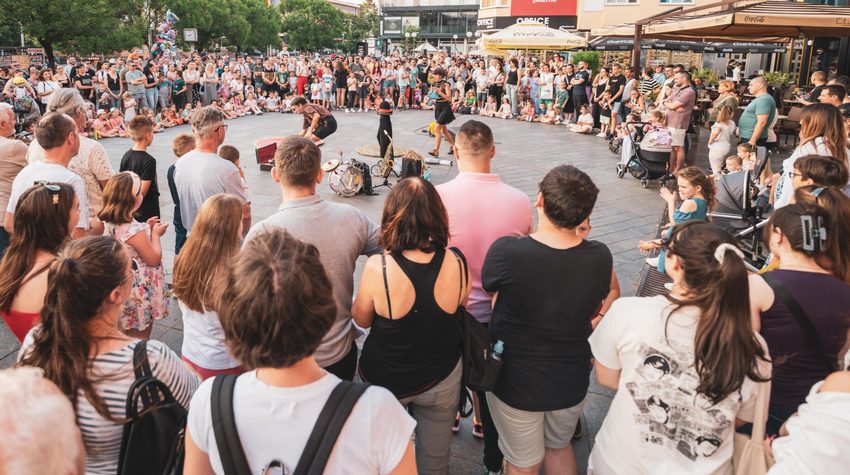 BANJALUKA PONOVO POSTAJE VELIKA POZORNICA ULIČNE UMJETNOSTI