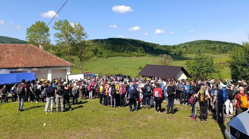 VIŠE OD 500 PLANINARA ŠETALO "KOČIĆEVIM STAZAMA" NA MANJAČI