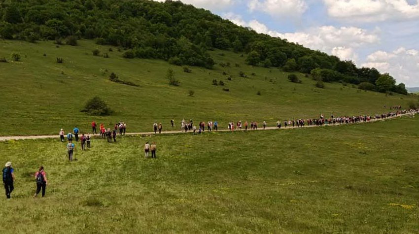 VIŠE OD 500 PLANINARA ŠETALO "KOČIĆEVIM STAZAMA" NA MANJAČI