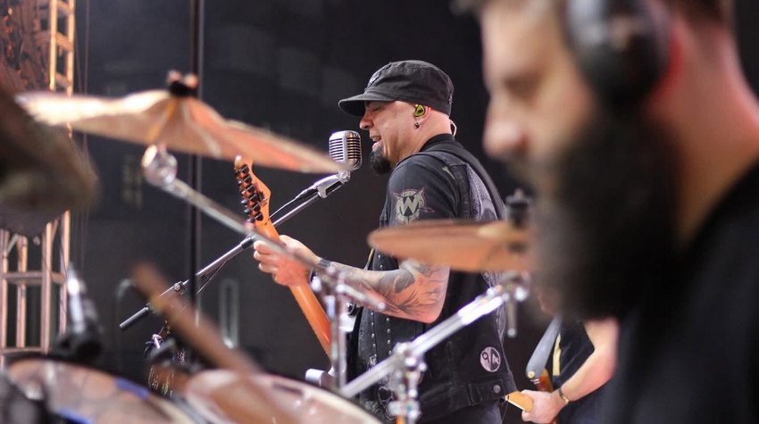 "ROCK KO FOL" DONOSI ODLIČNU ATMOSFERU NA TRG OSLOBOĐENJA U DERVENTI