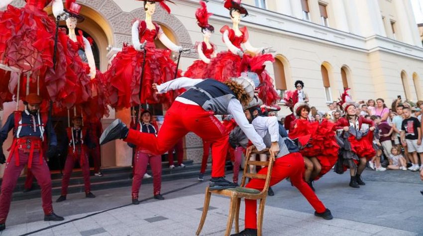 "TROTOART" BANJALUKU PRETVARA U VELIKU POZORNICU POD OTVORENEM NEBOM