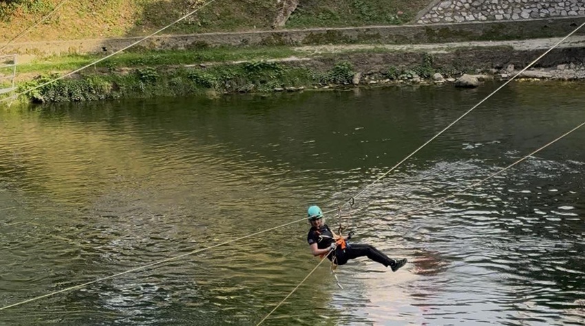 Attractive presentation of the beauty of speleology on the City Bridge