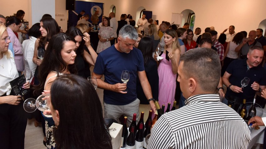FIRST FESTIVAL OF LOCAL WINEMAKERS IN BANJA LUKA DELIGHTS VISITORS