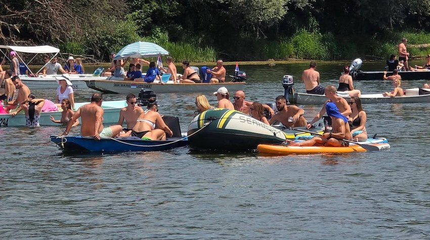 FOTO ŠETNJA KROZ SEDMU DUBIČKU REGATU