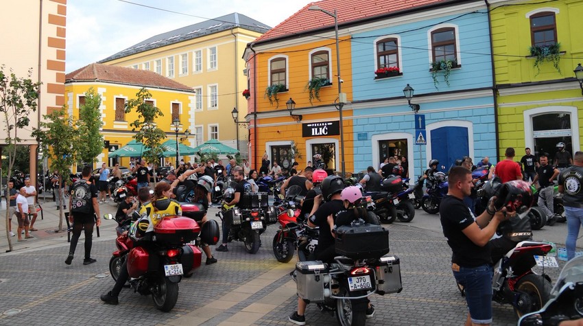 VIŠE STOTINA BAJKERA NA MOTORIJADI U DERVENTI