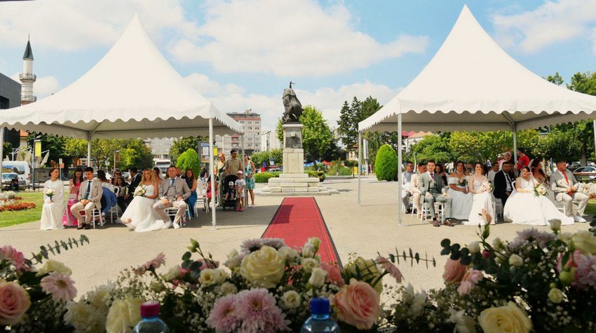 DEVET PUTA "DA" - ZA LJUBAV IZ BIJELJINE