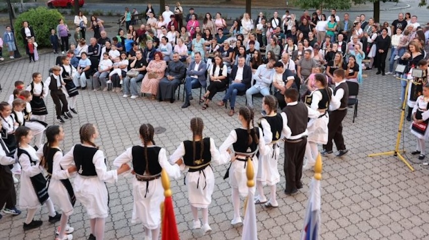 UGLJEVIK U ZNAKU IGRE I PJESME: ODRŽAN MEĐUNARODNI FESTIVAL DJEČIJEG FOLKLORA „ĐERAM“