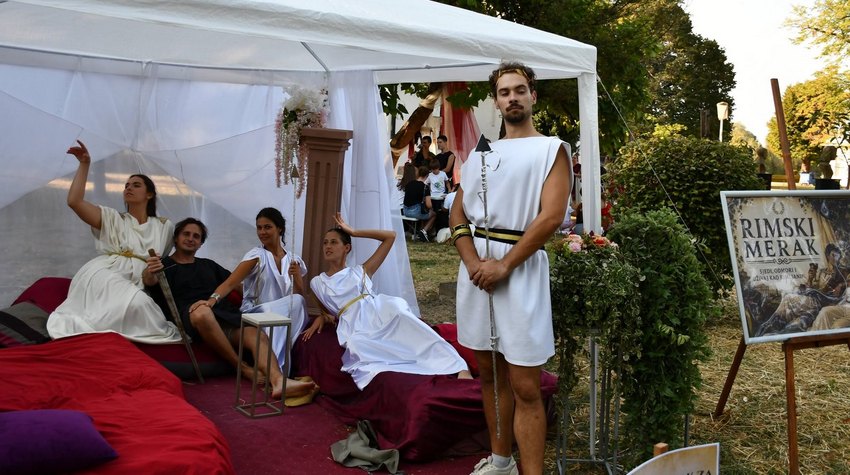 FOTO ŠETNJA KROZ RIMSKI FESTIVAL NA OBALI SAVE