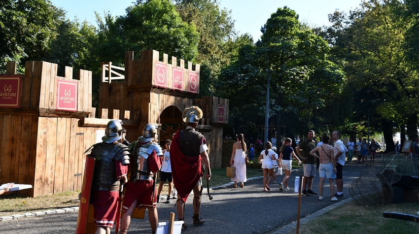 FOTO ŠETNJA KROZ RIMSKI FESTIVAL NA OBALI SAVE