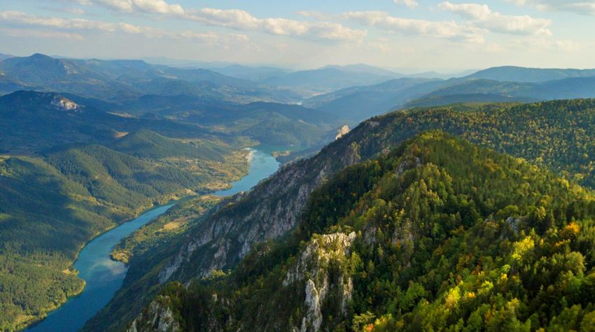 UREĐEN VIDIKOVAC SA POGLEDOM NA JEDAN OD NAJLJEPŠIH KANJONA U EVROPI
