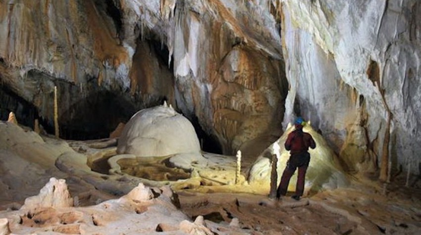 ČETIRI PEĆINE U TURISTIČKOM VODIČU ROGATICE