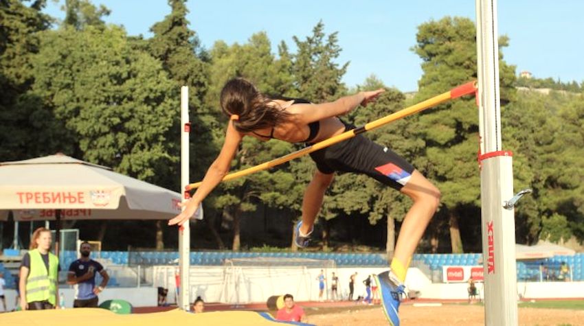 VELIKI BROJ ATLETIČARA NA SVESRPSKOM KUPU U GRADU POD LEOTAROM