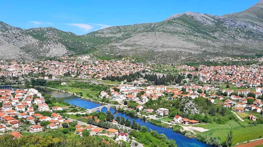 KLIKOM DO INFORMACIJA O SMJEŠTAJU U GRADU POD LEOTAROM (VIDEO)