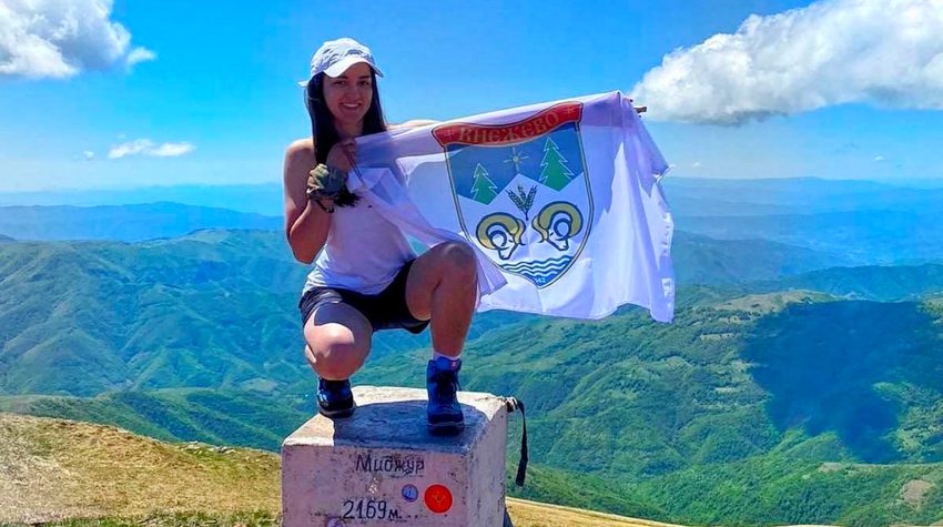 MLADA KNEŽEVLJANKA NA VRHOVIMA BALKANA