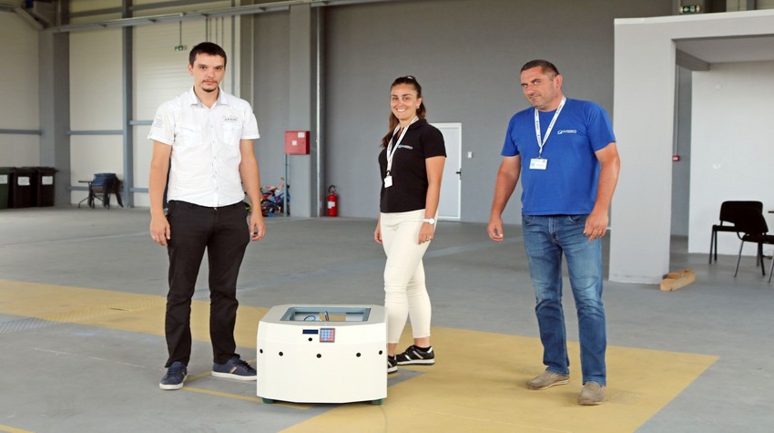 U DERVENTI NAPRAVILI ROBOTA ZA DEZINFEKCIJU PROSTORA