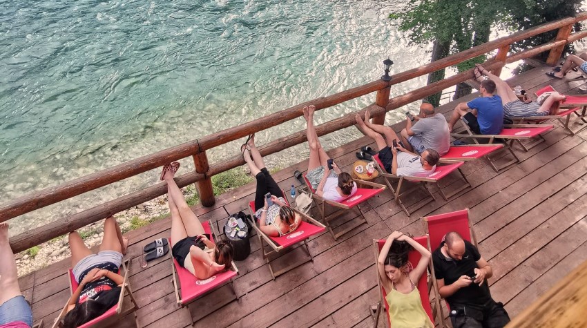 ZNATE LI PREDNOSTI TEAM BILDINGA NA RAFTINGU U FOČI?