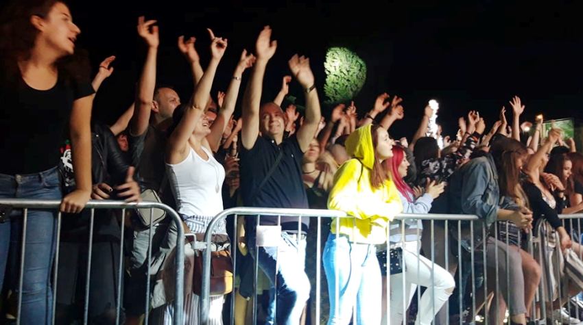 TRI DANA MUZIKE, PLESA I DOBROG RASPOLOŽENJA KOD KASTELA (VIDEO)