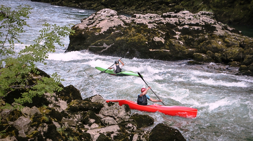 YOGA U NETAKNUTOJ PRIRODI
