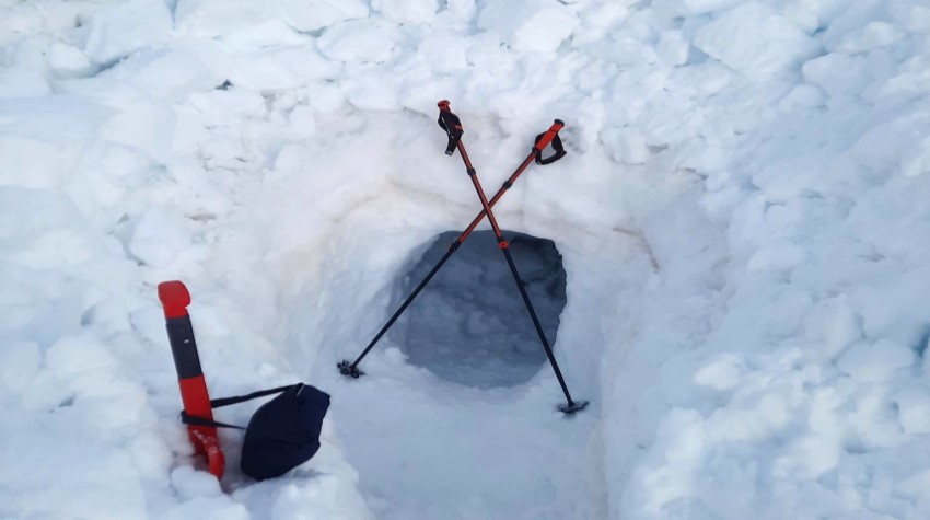 KAKO IZGLEDA ZIMSKA OBUKA PLANINARA NA VOLUJAKU