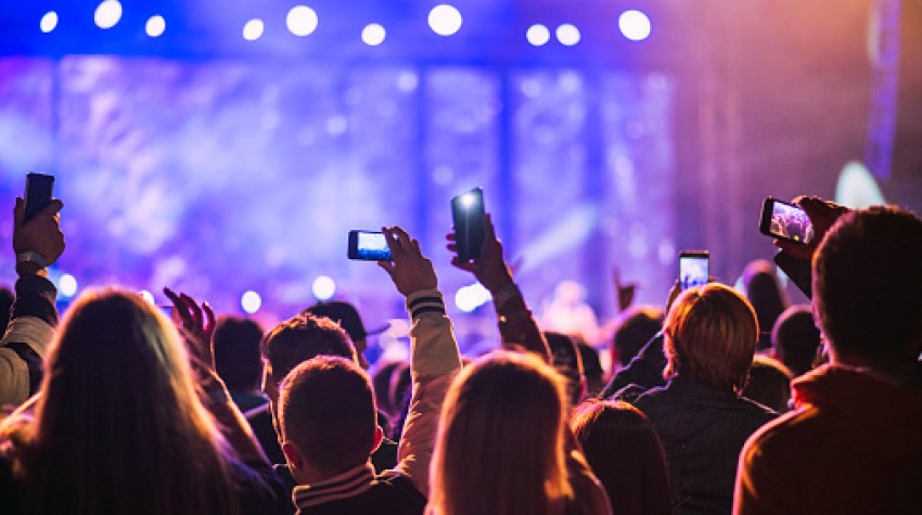 BROJNI IZVOĐAČI RAZLIČITIH ŽANROVA NA OSKARU POPULARNOSTI