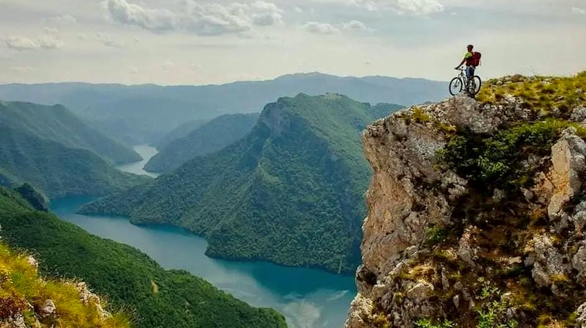 ZALJUBLJENICI U ADRENALIN I AVANTURU NA DUALTONU "SUTJESKA-PIVA"