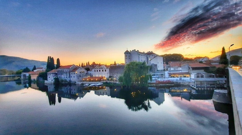 MEDITERAN SRPSKE UŠUŠKAN U OAZU PLATANA